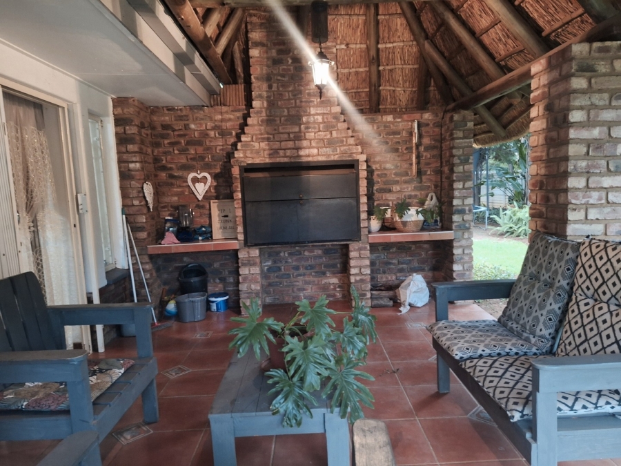 3 Bedroom Property for Sale in Kannoniers Park North West